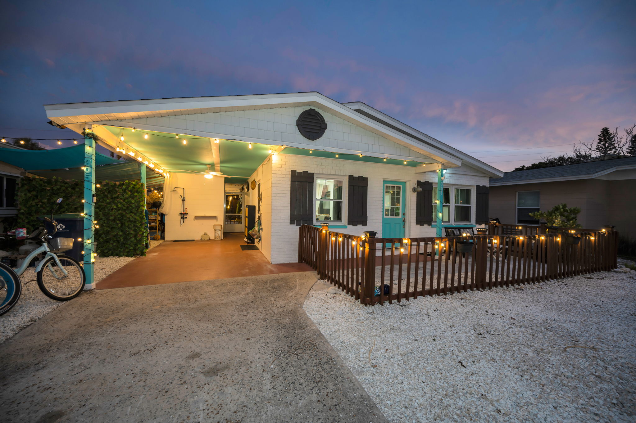 Front Exterior23