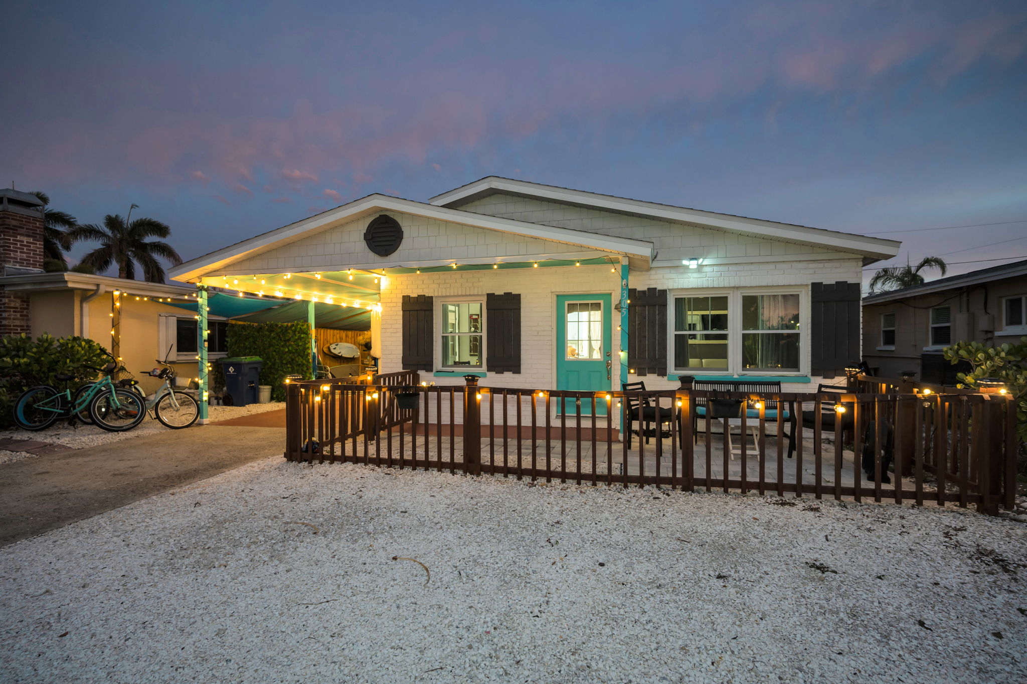 Front Exterior28