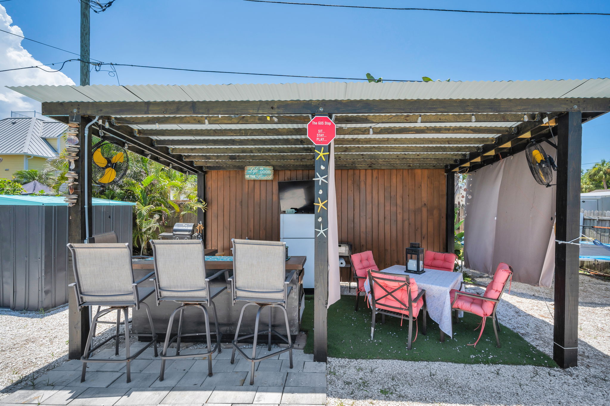 Outdoor Bar1