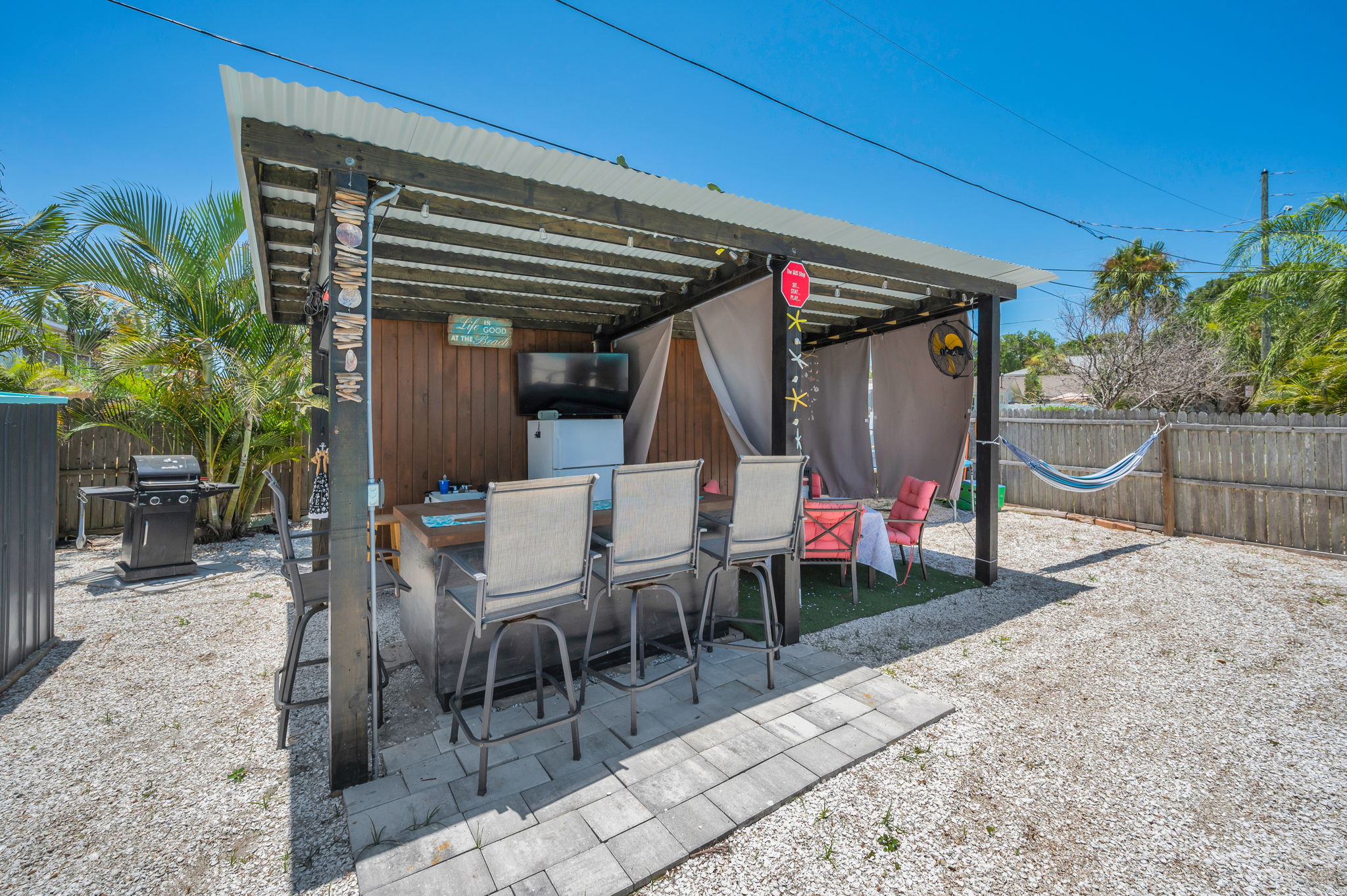 Outdoor Bar2