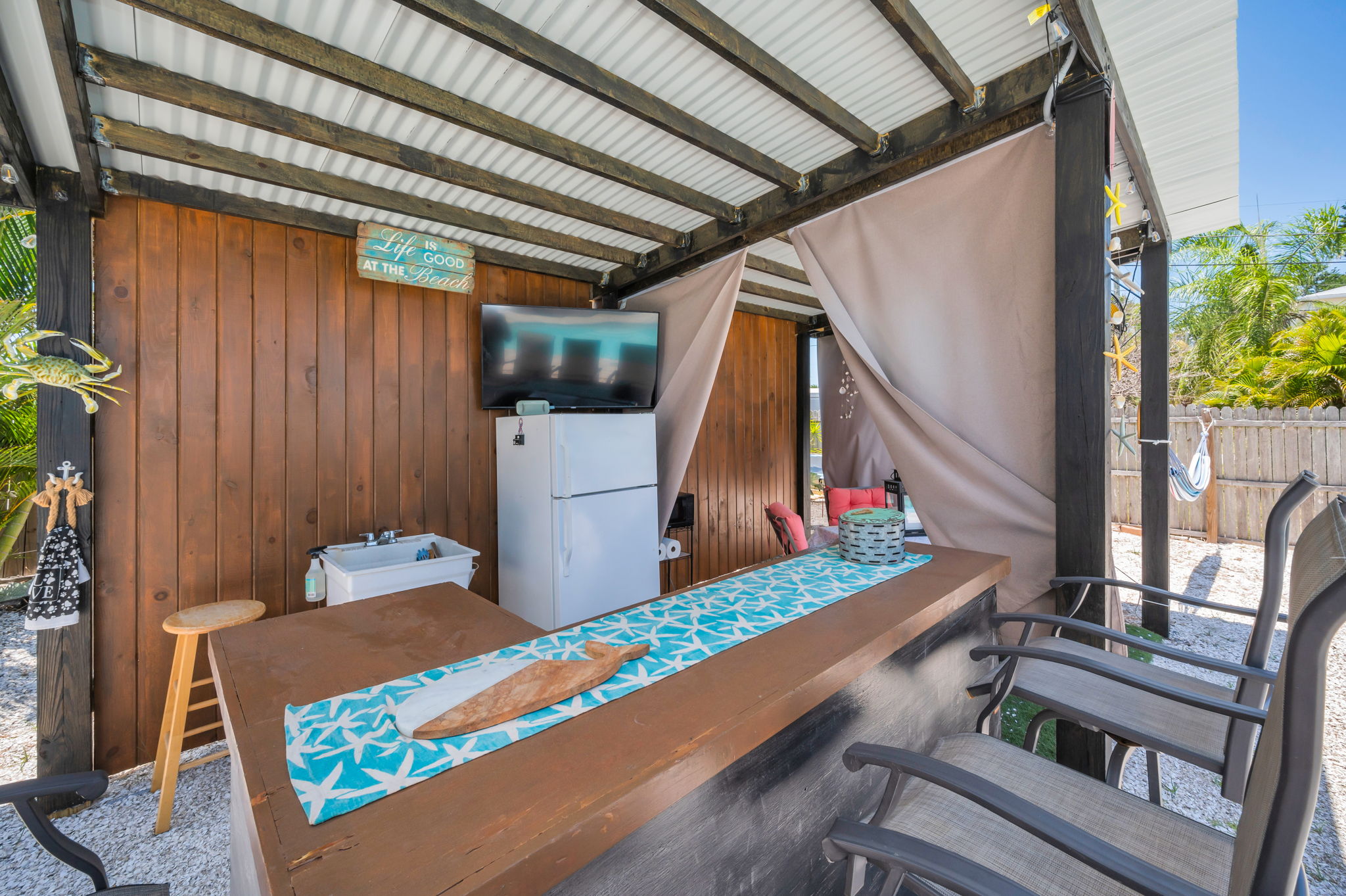 Outdoor Bar3