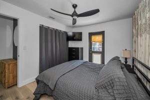 Primary Bedroom1b