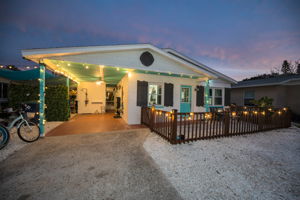 Front Exterior23