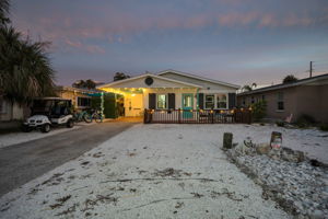 Front Exterior24