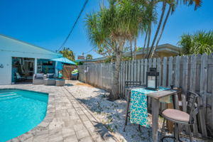 Side Patio1