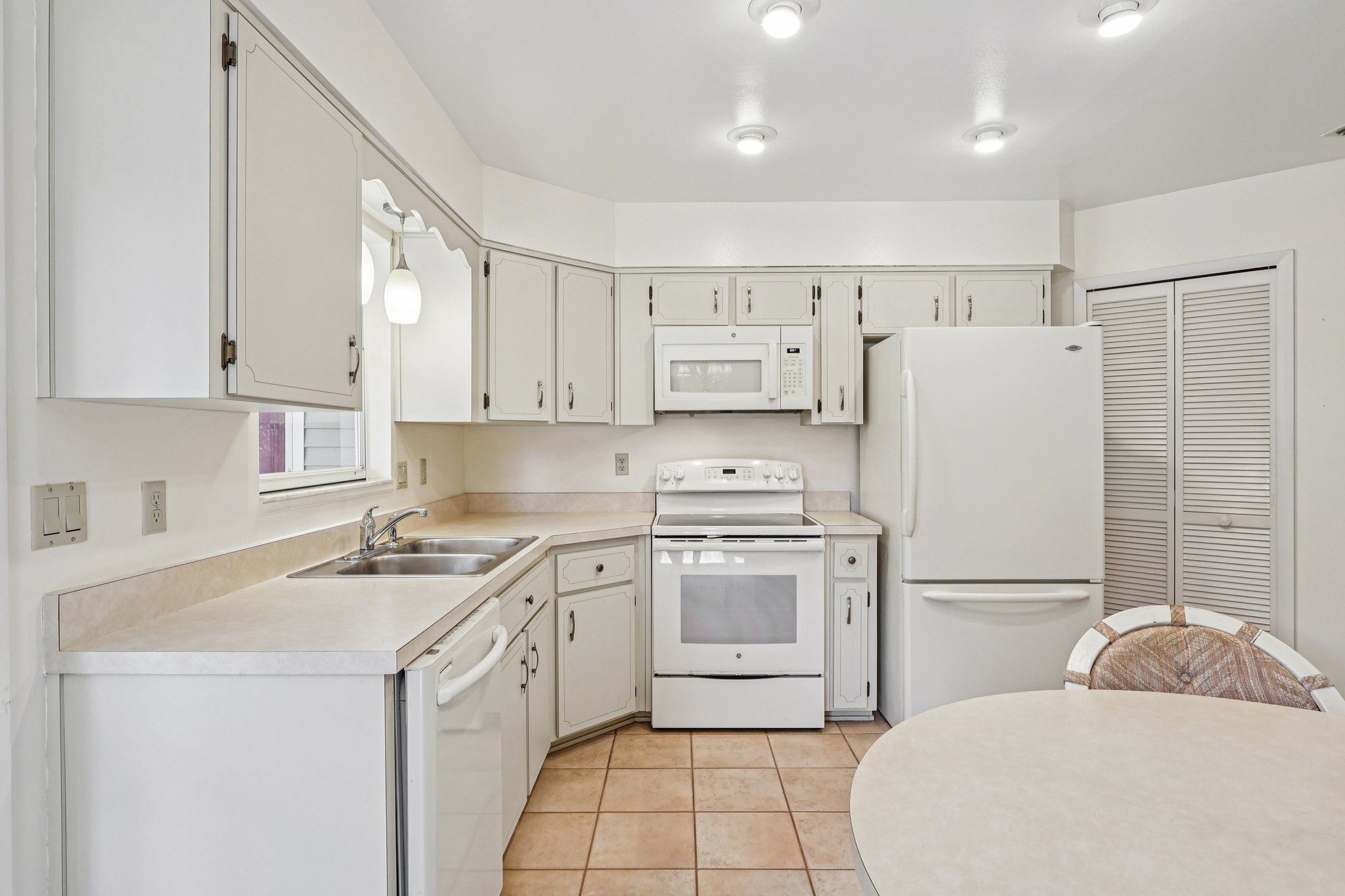 Brigadoon Cir-S2511-017.jpg