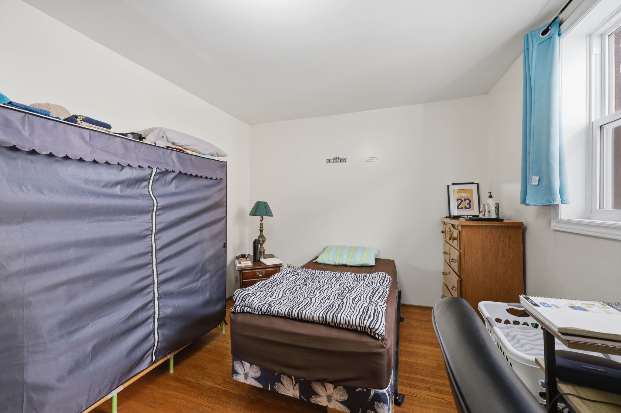 305 upper left unit w- tenant-7