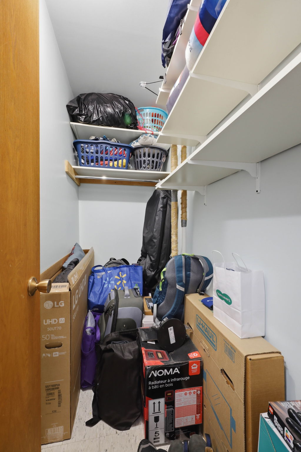 305 upper left unit w- tenant-10