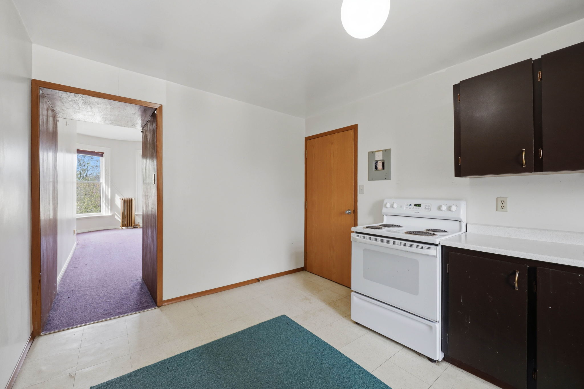 305 upper vacant 1 bed-3