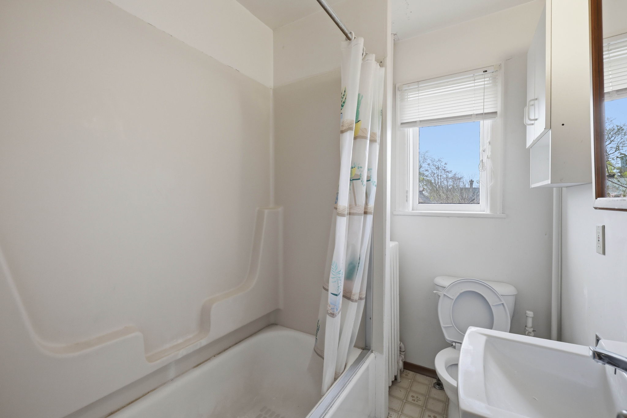 305 upper vacant 1 bed-13