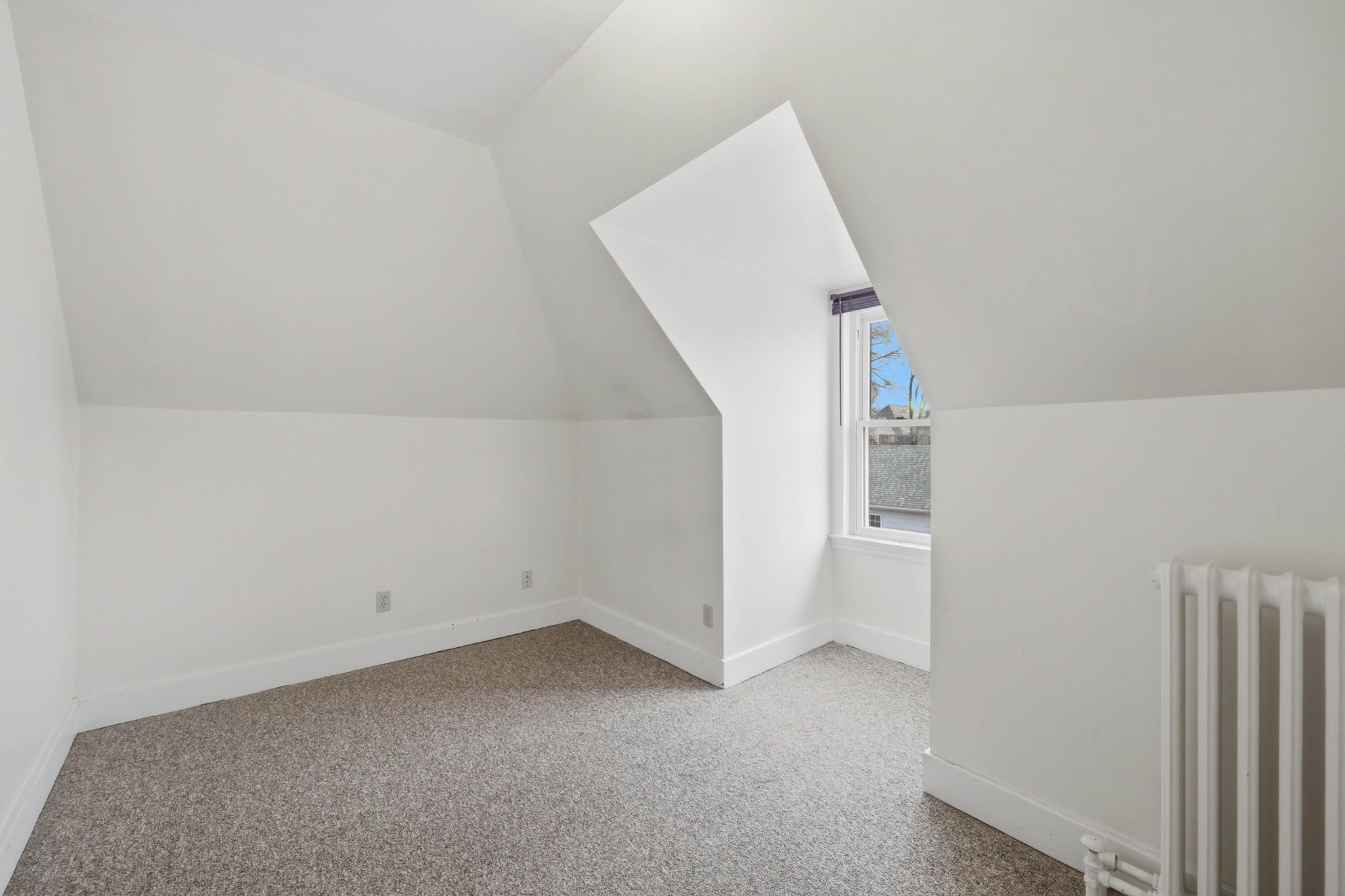 305 upper vacant attic 3 bed-5