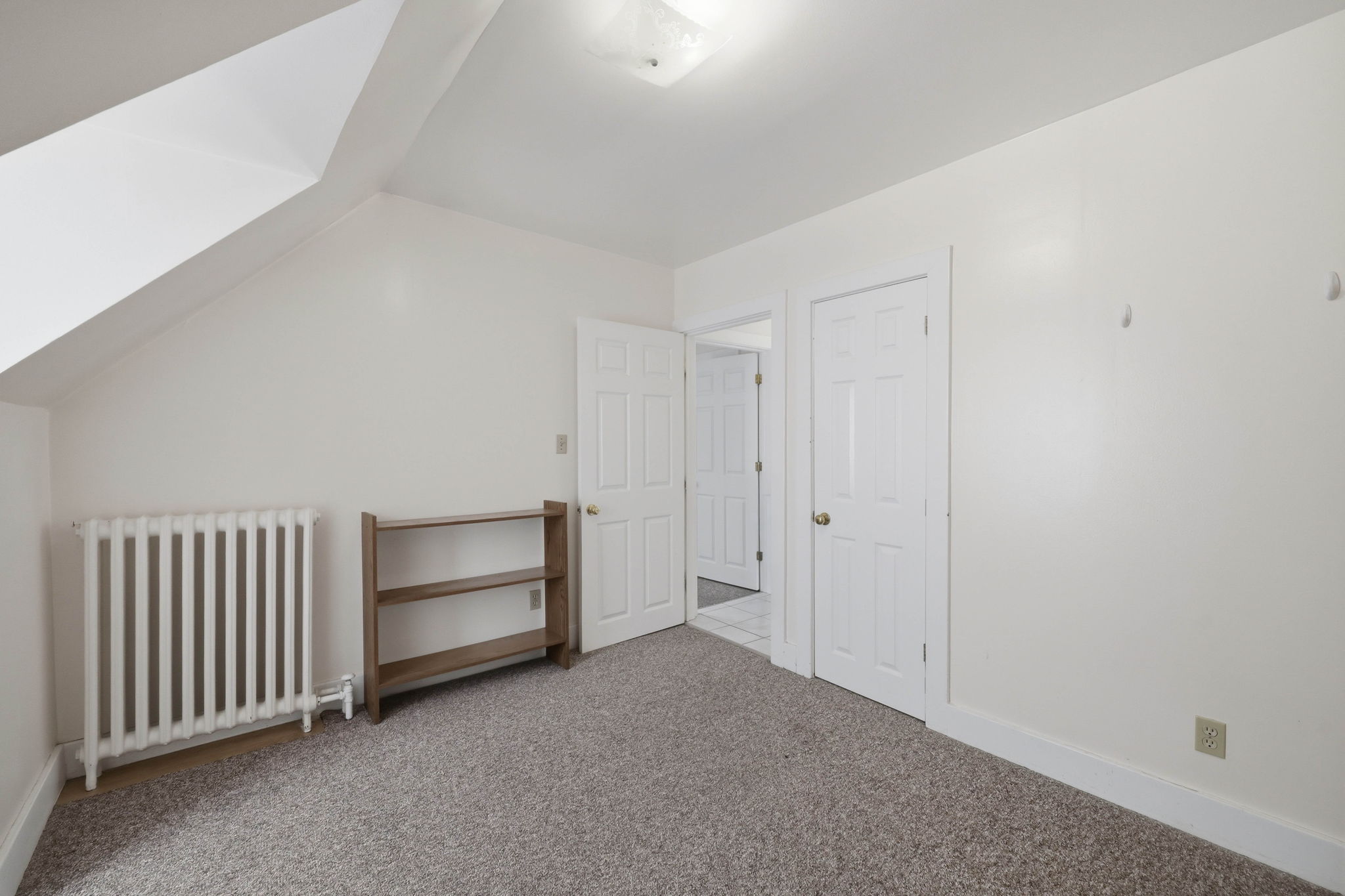 305 upper vacant attic 3 bed-8