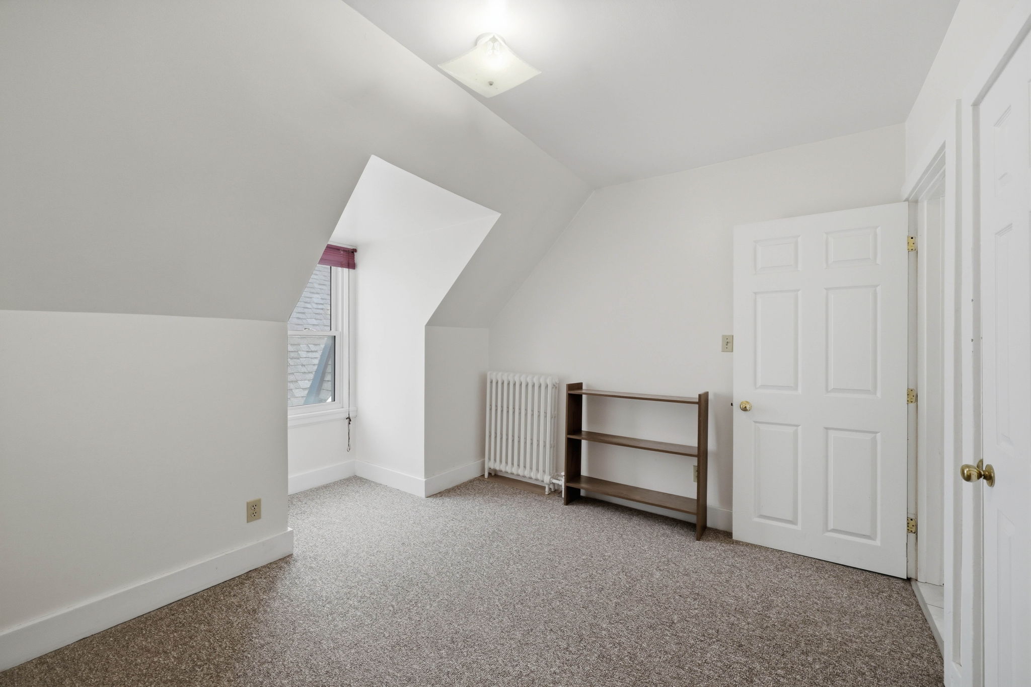 305 upper vacant attic 3 bed-9