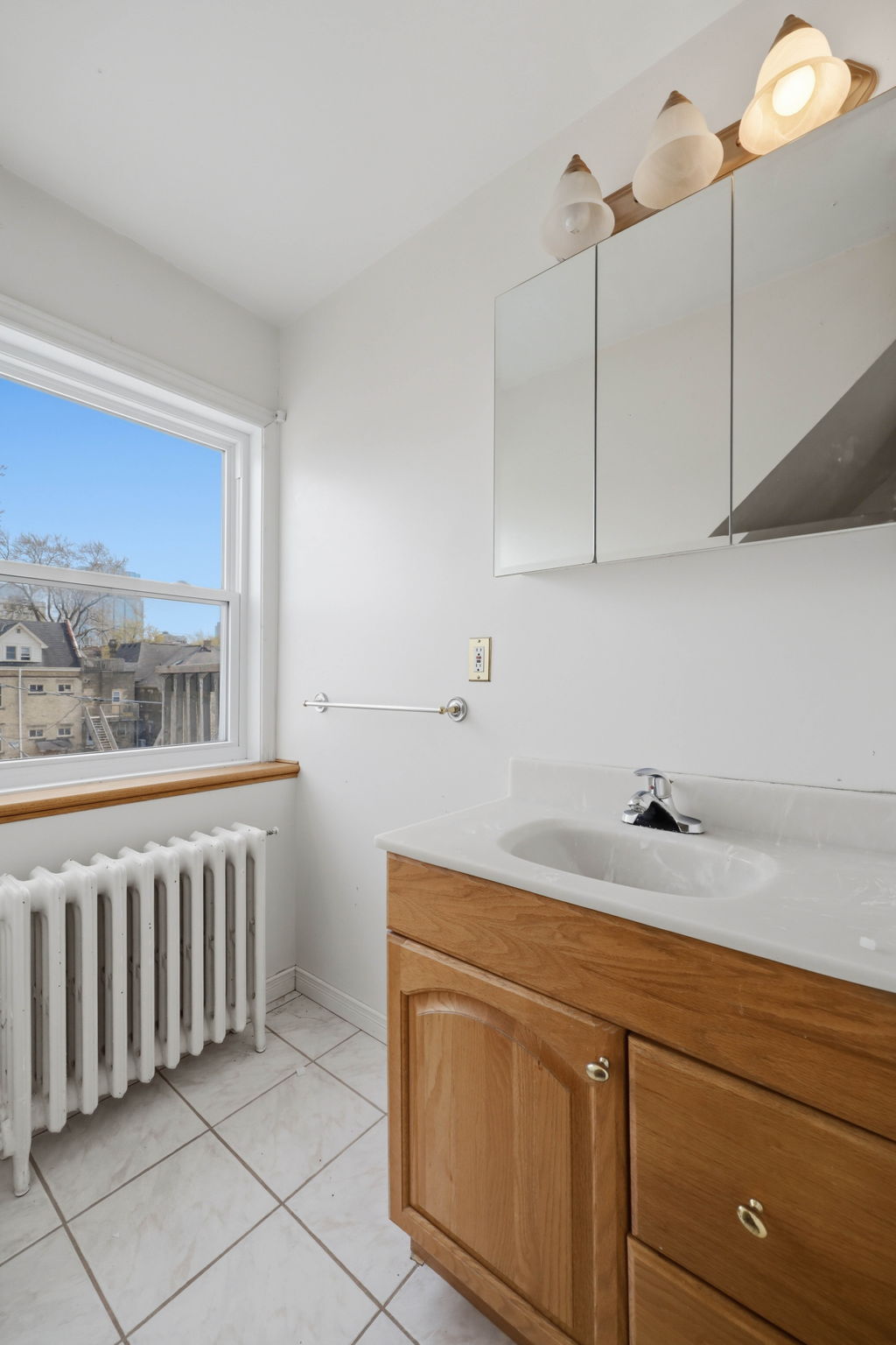 305 upper vacant attic 3 bed-16