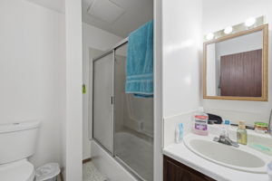 305 upper left unit w- tenant-11