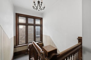 305 upper vacant 1 bed-4