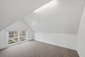 305 upper vacant attic 3 bed-14