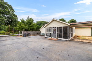 305 McCoy Rd-28