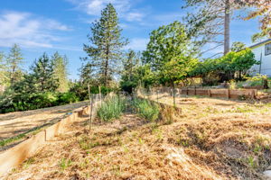 103_305 Nob Hill Dr