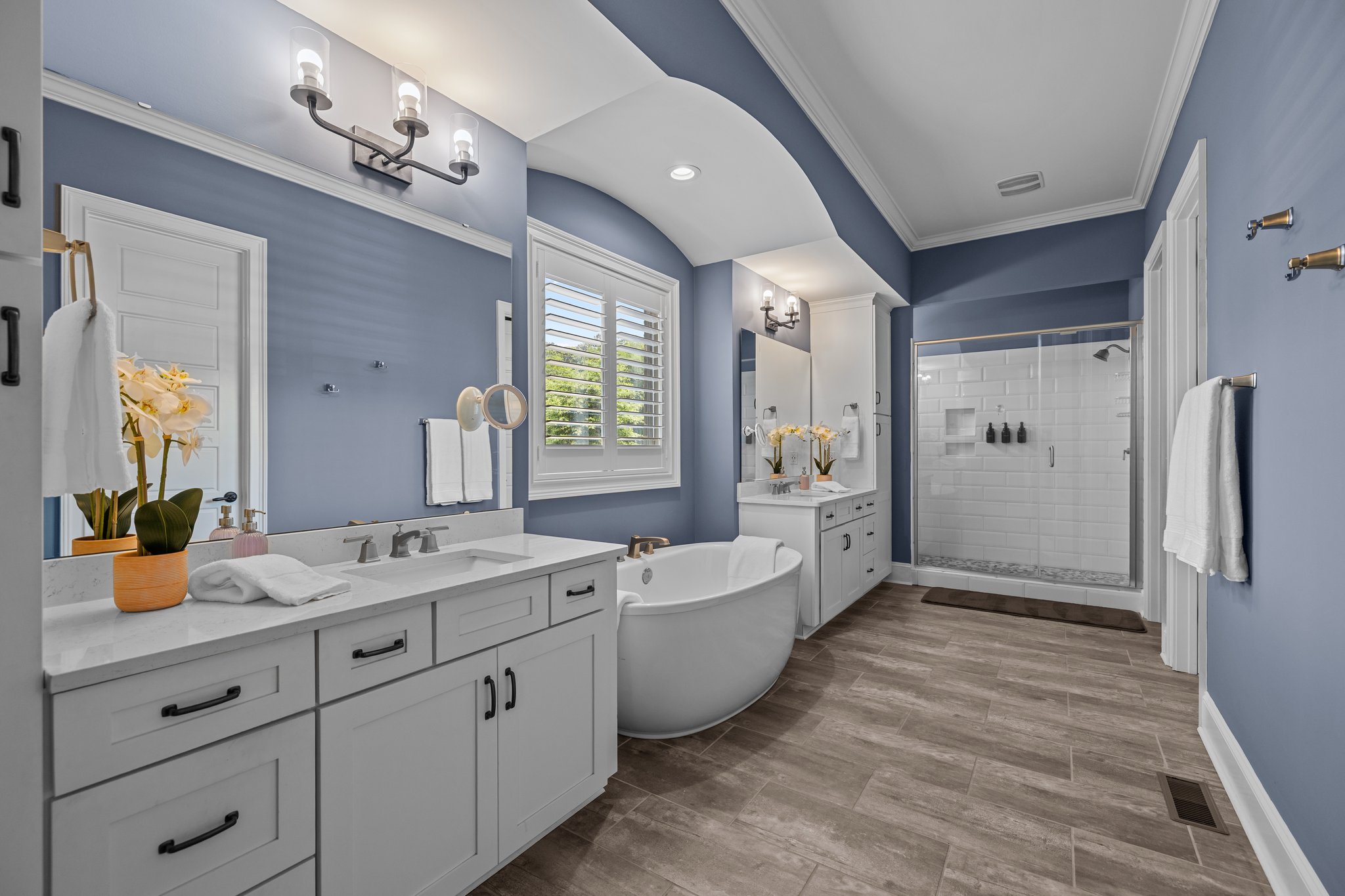 Luxurious Primary Bathroom