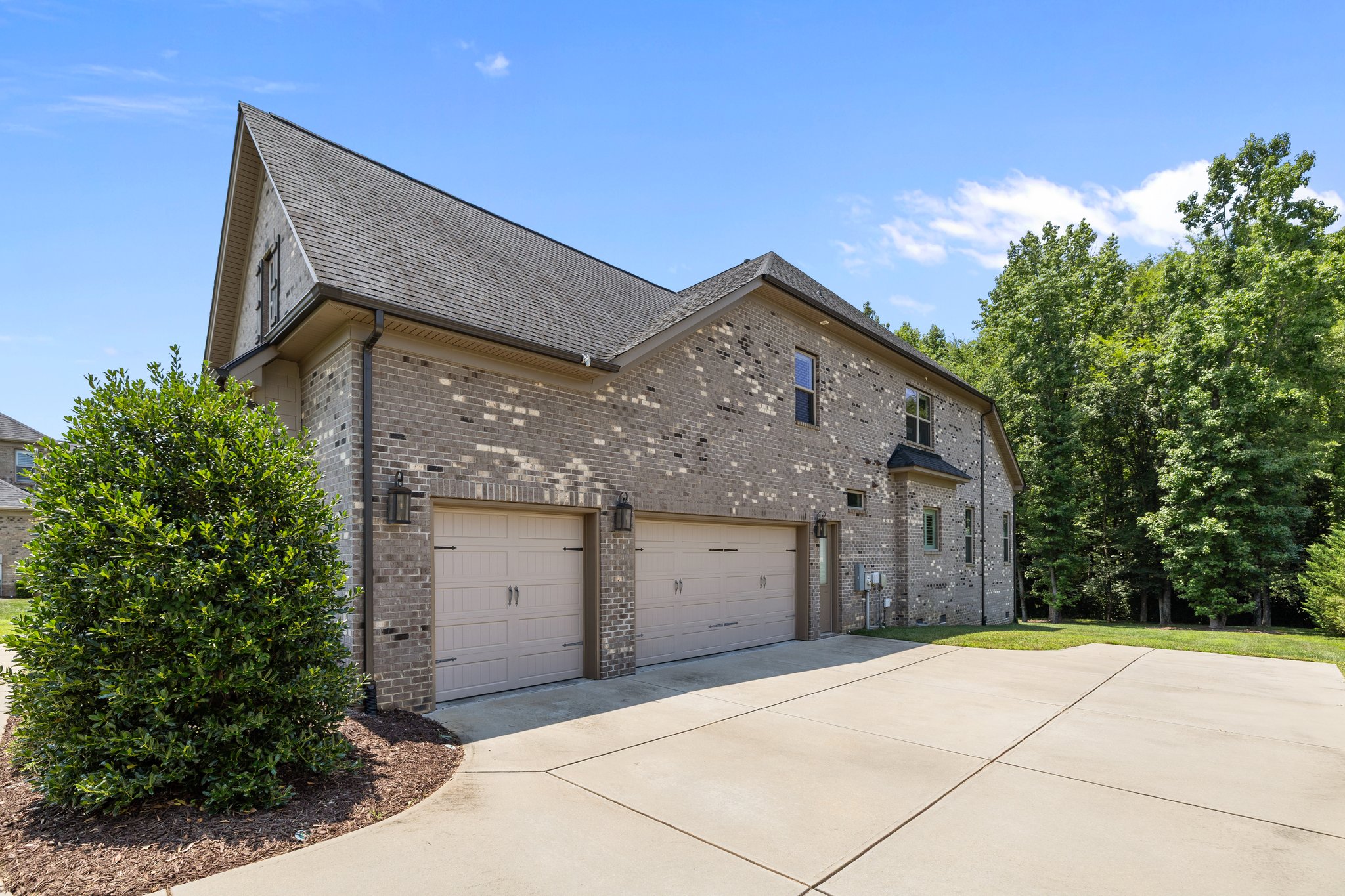 3 Car Garage