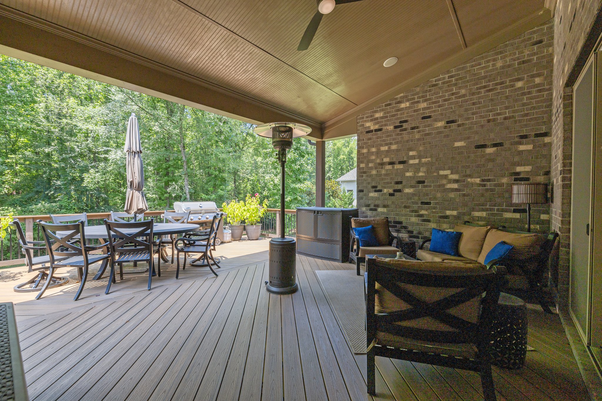 Enjoy Carolina Blue Skies! Open Air and Covered Deck