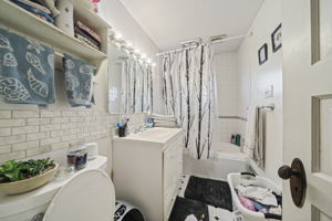 Photo 30