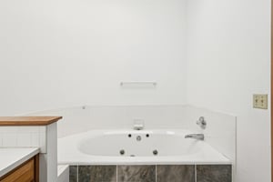 Sandbrook Dr-S0804-043.jpg