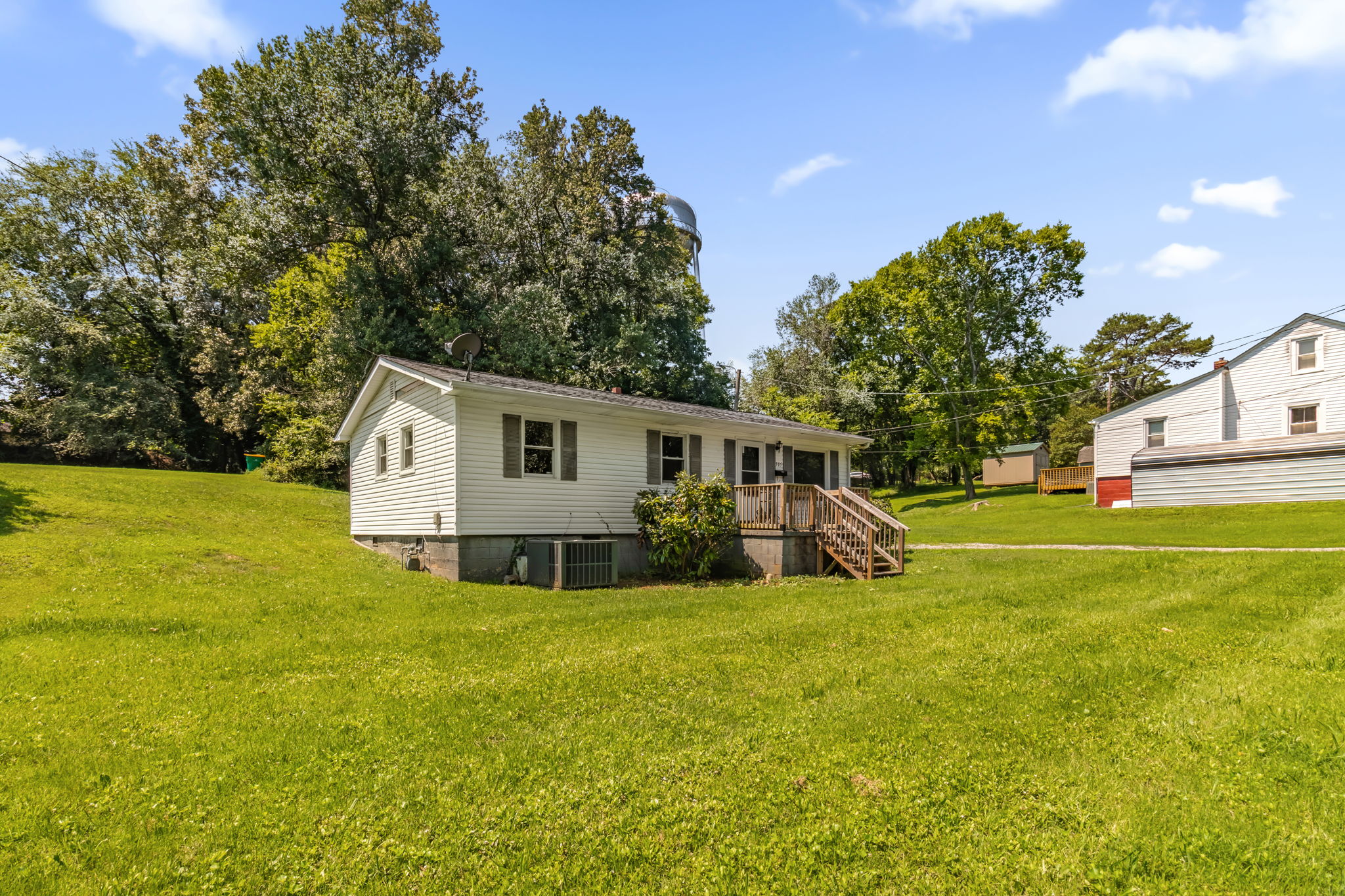 305 Short Ave-3