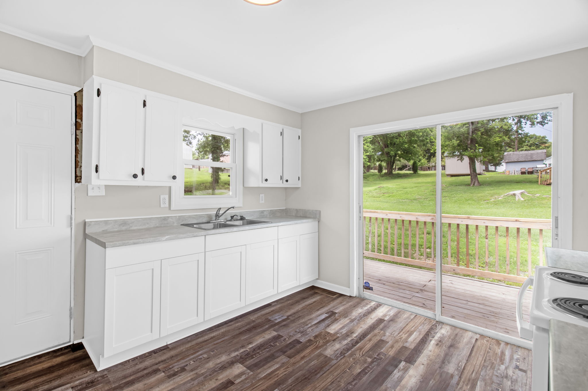 305 Short Ave-9