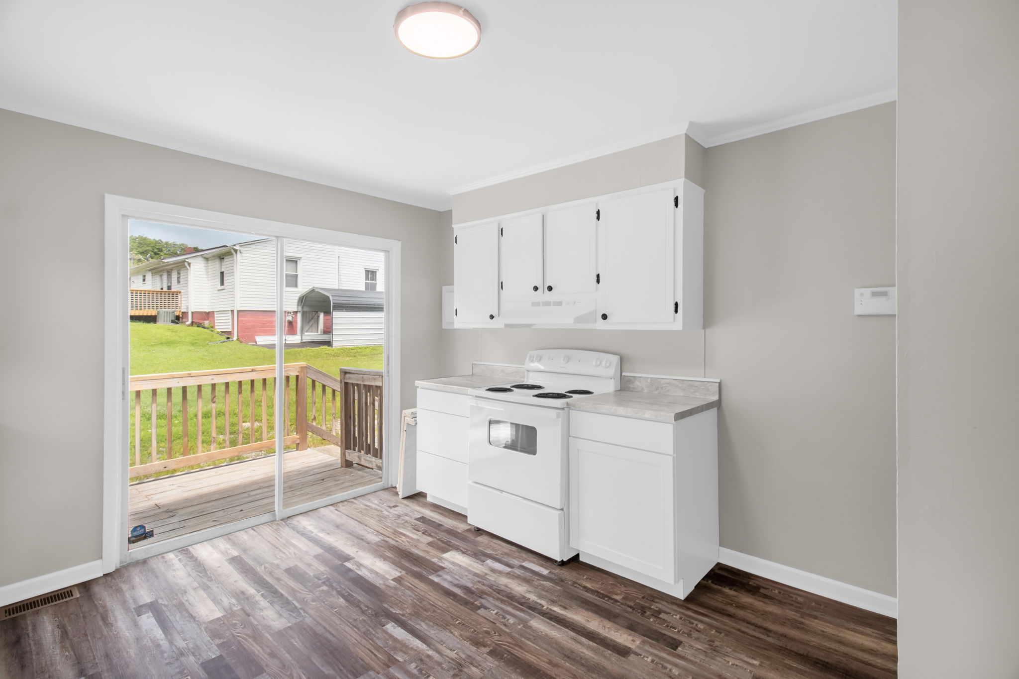 305 Short Ave-12
