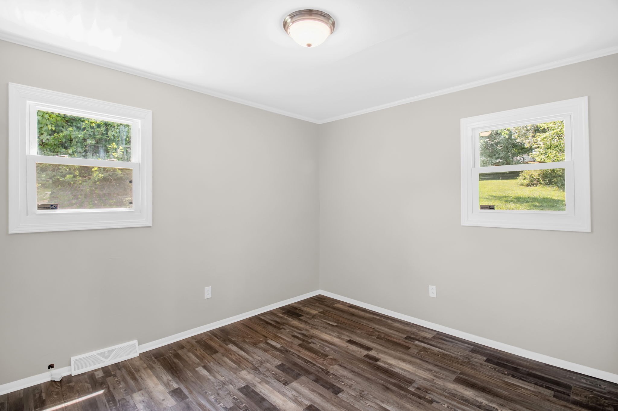 305 Short Ave-14