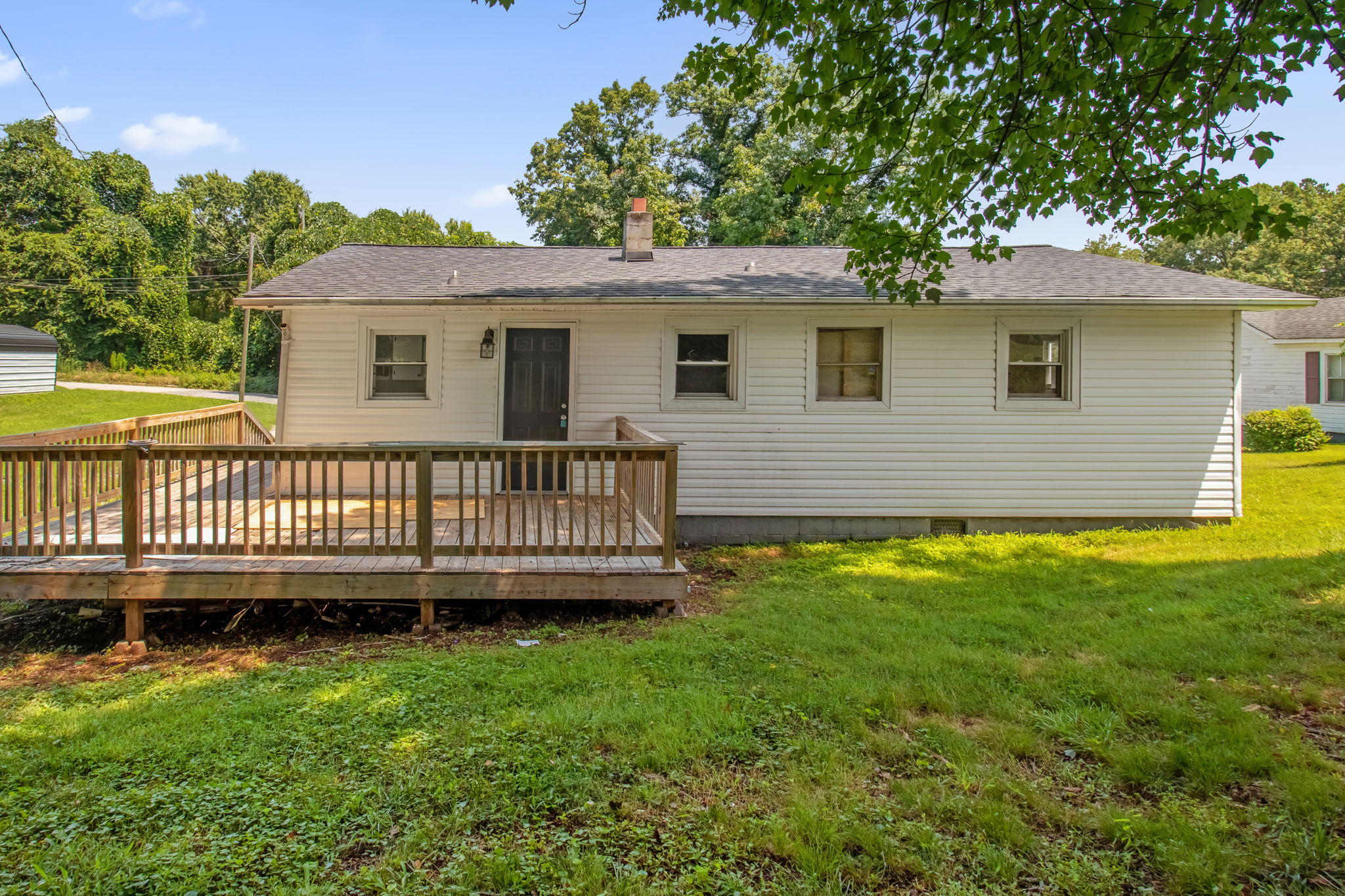 305 Short Ave-24