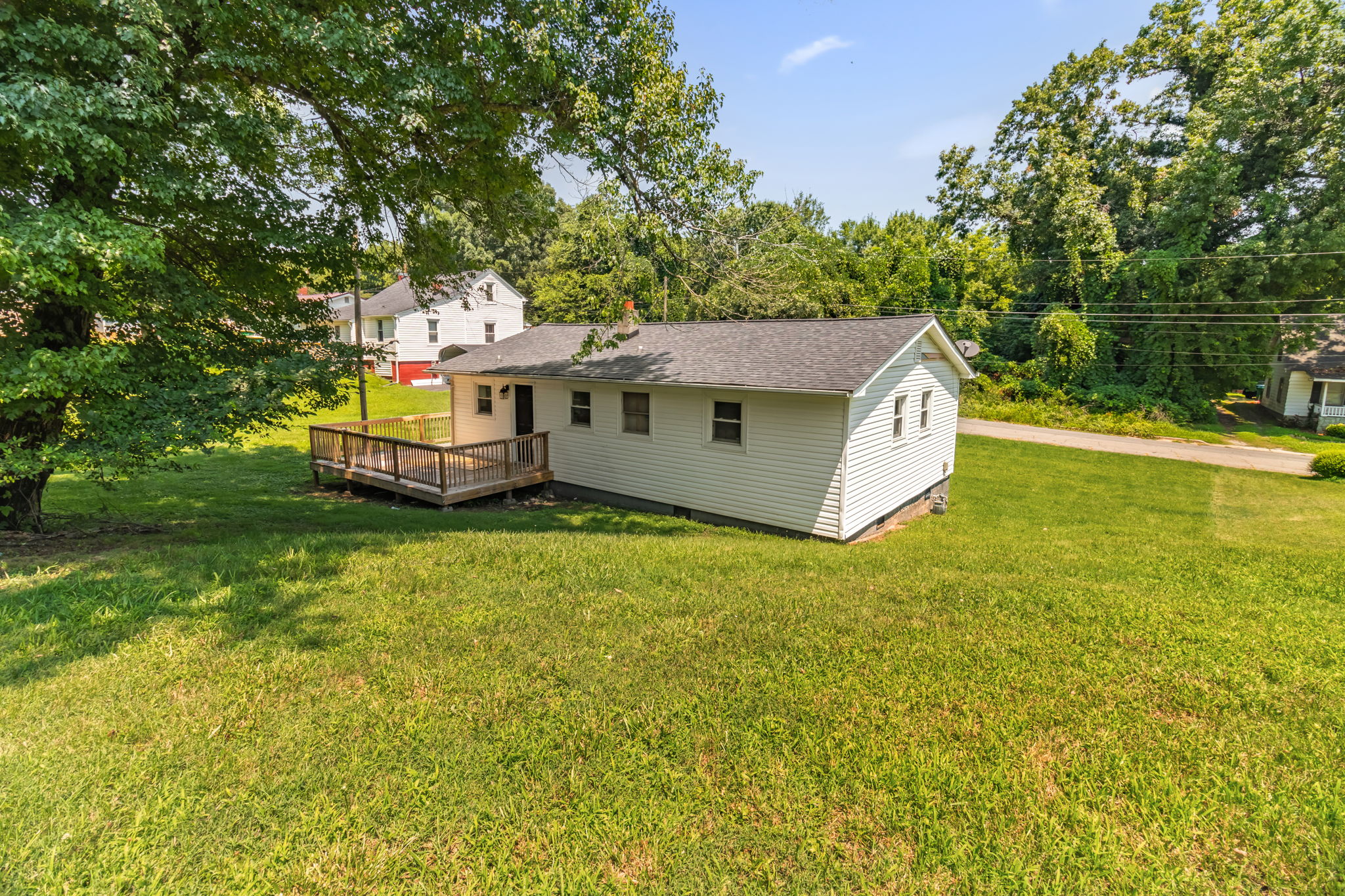 305 Short Ave-26