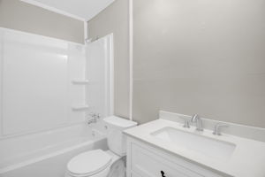 305 Short Ave-16