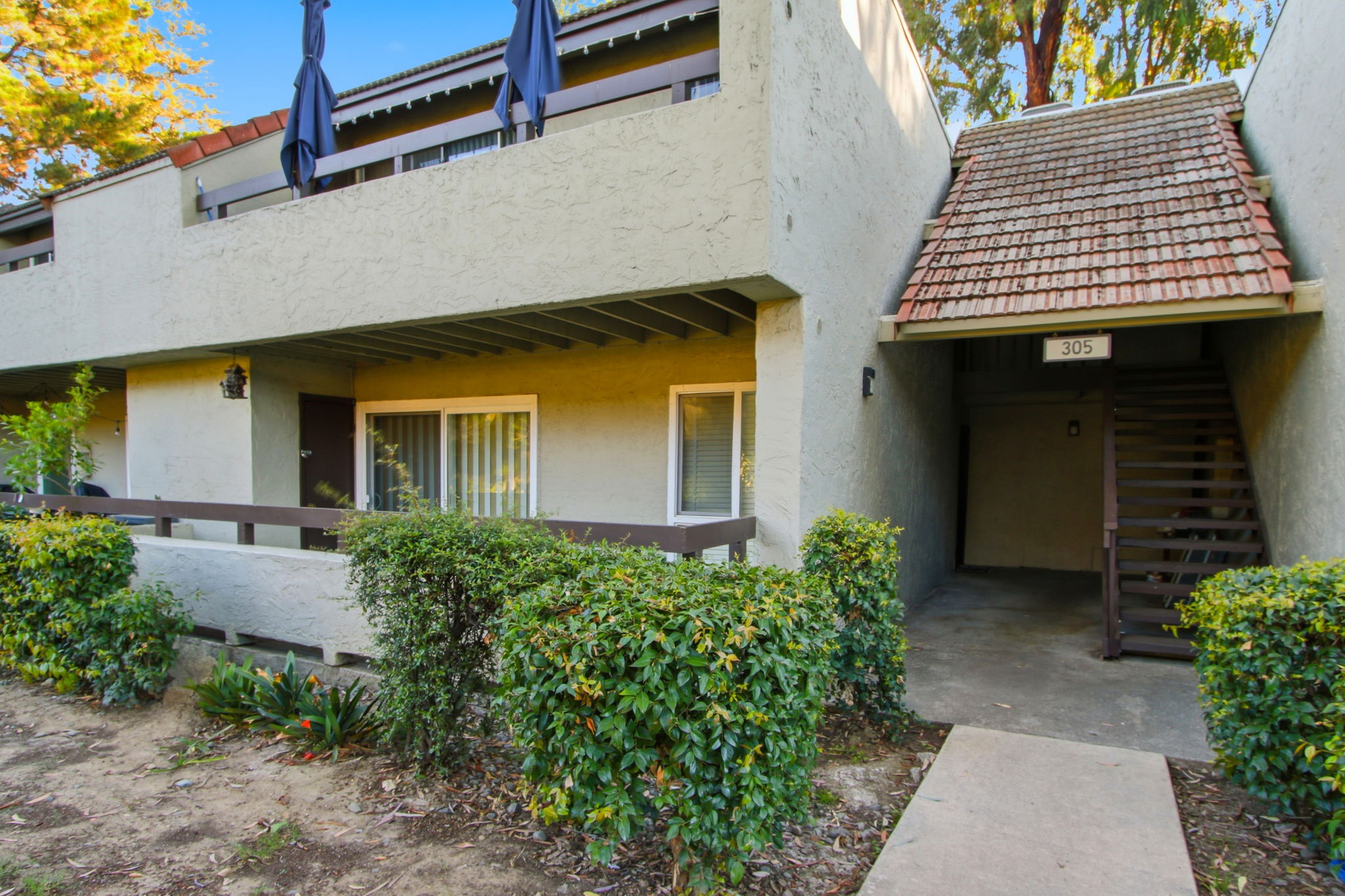 003_F8_305 Tradewinds Dr