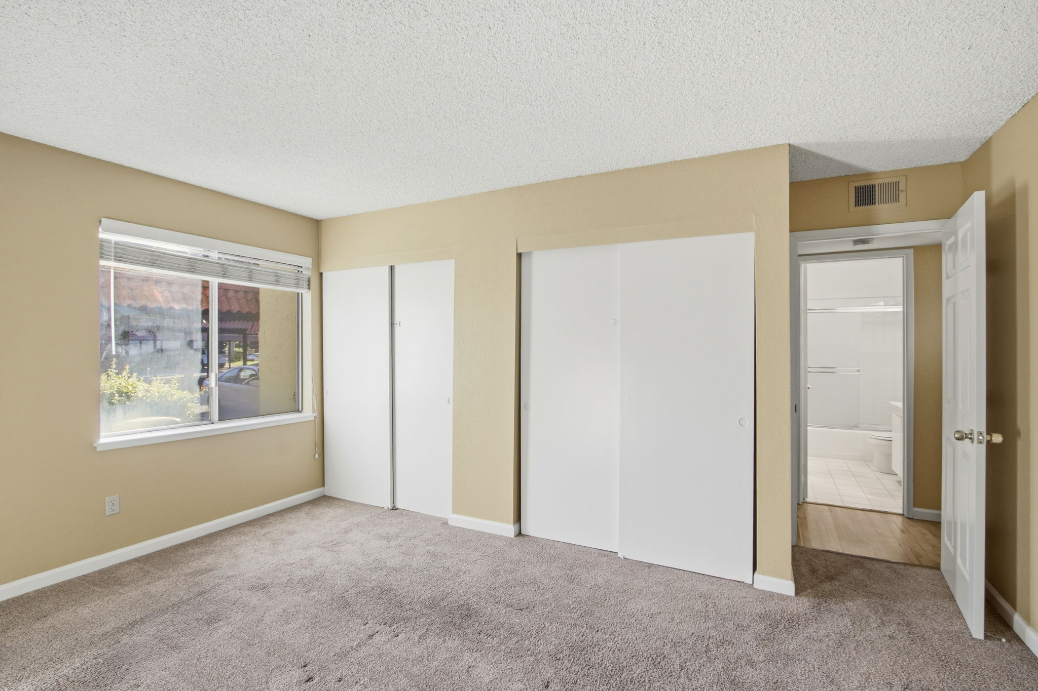 018_F8_305 Tradewinds Dr