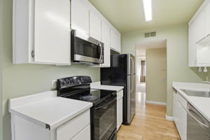 011_F8_305 Tradewinds Dr