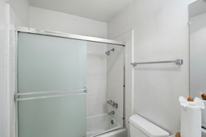 020_F8_305 Tradewinds Dr