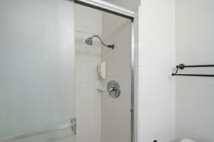 022_F8_305 Tradewinds Dr