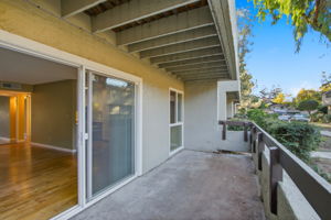 024_F8_305 Tradewinds Dr