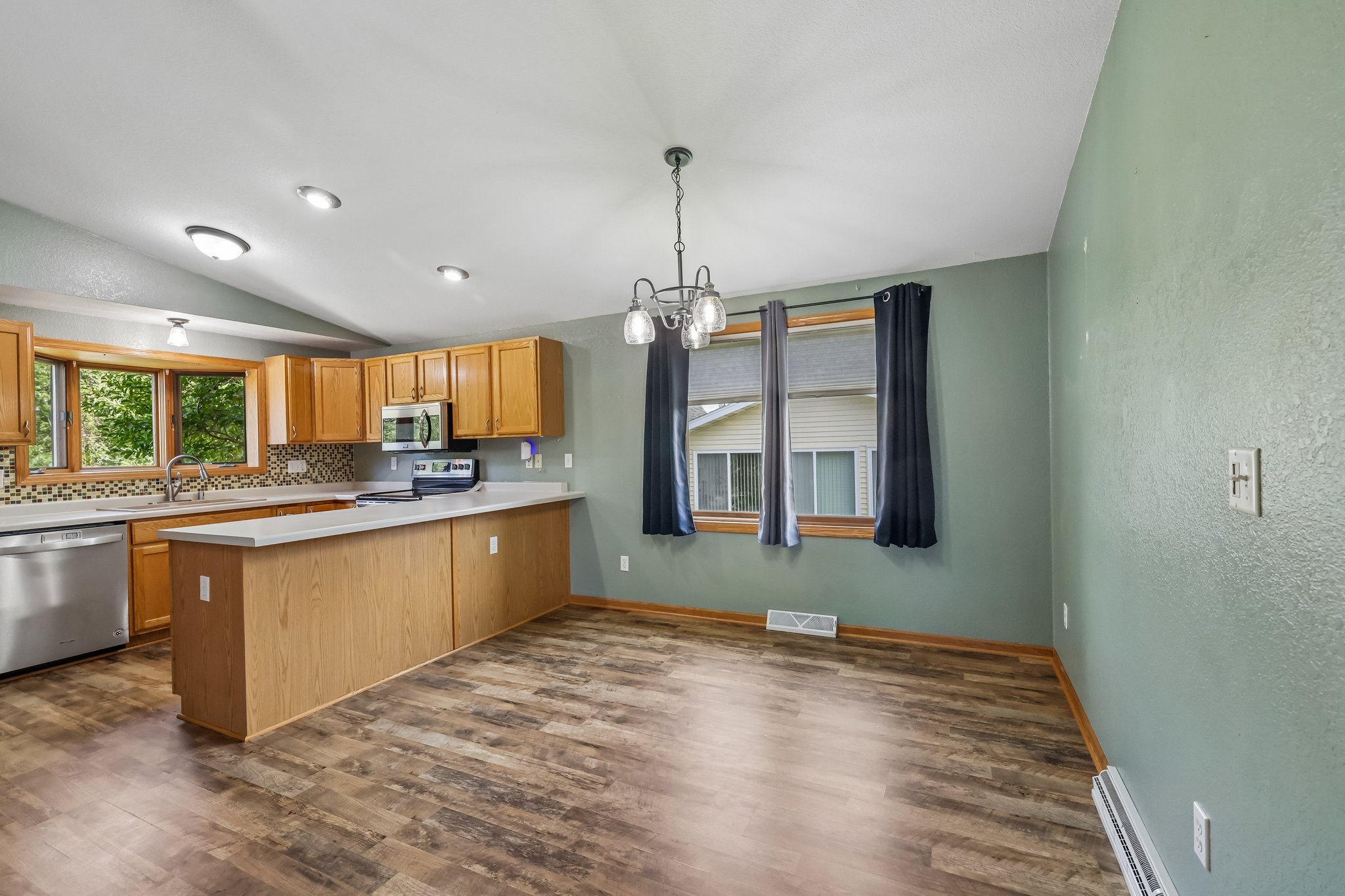 W Lafollette St-S1709-014.jpg