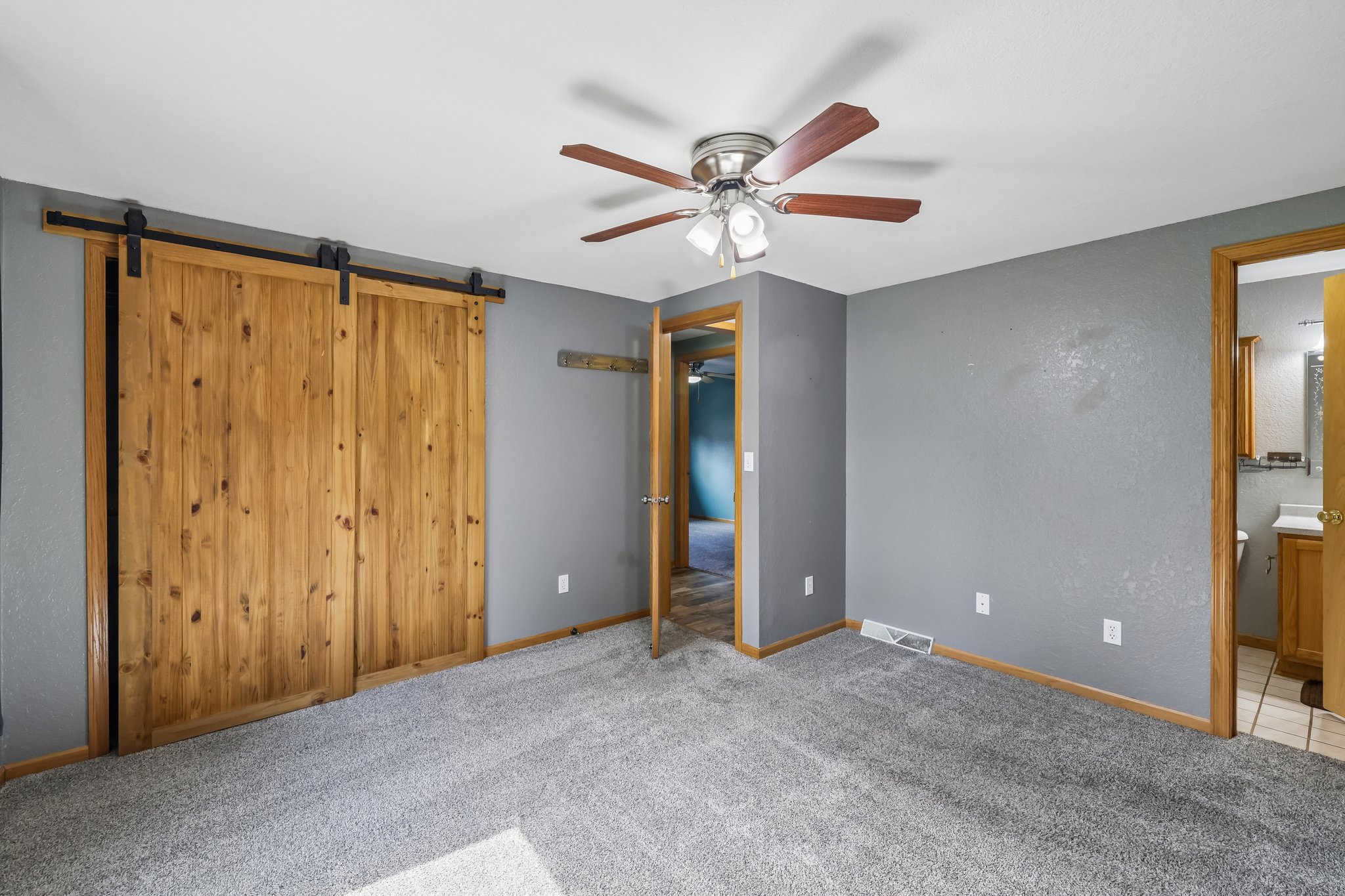 W Lafollette St-S1709-024.jpg