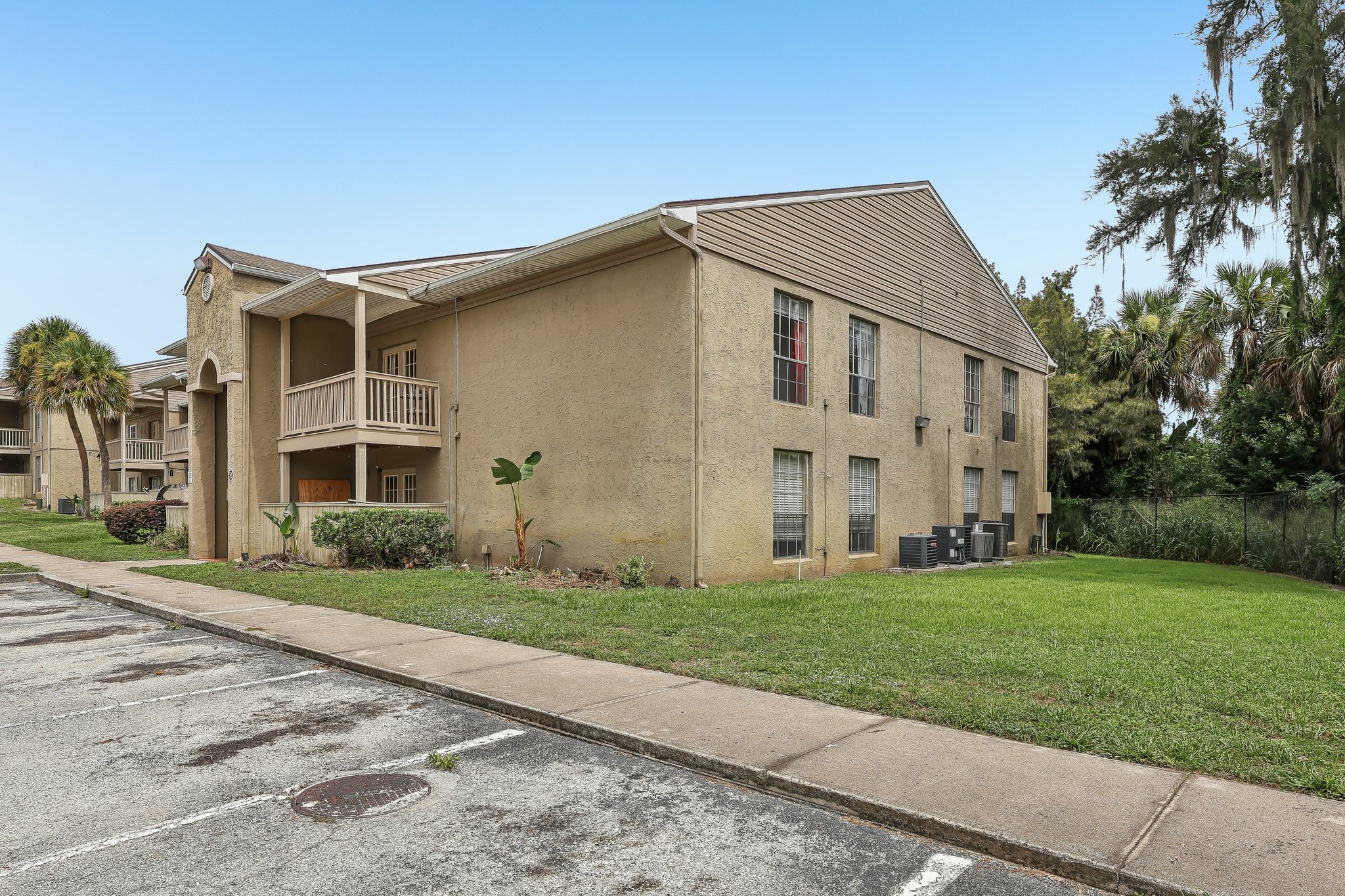 Wymore Rd 208-S1407-003.jpg