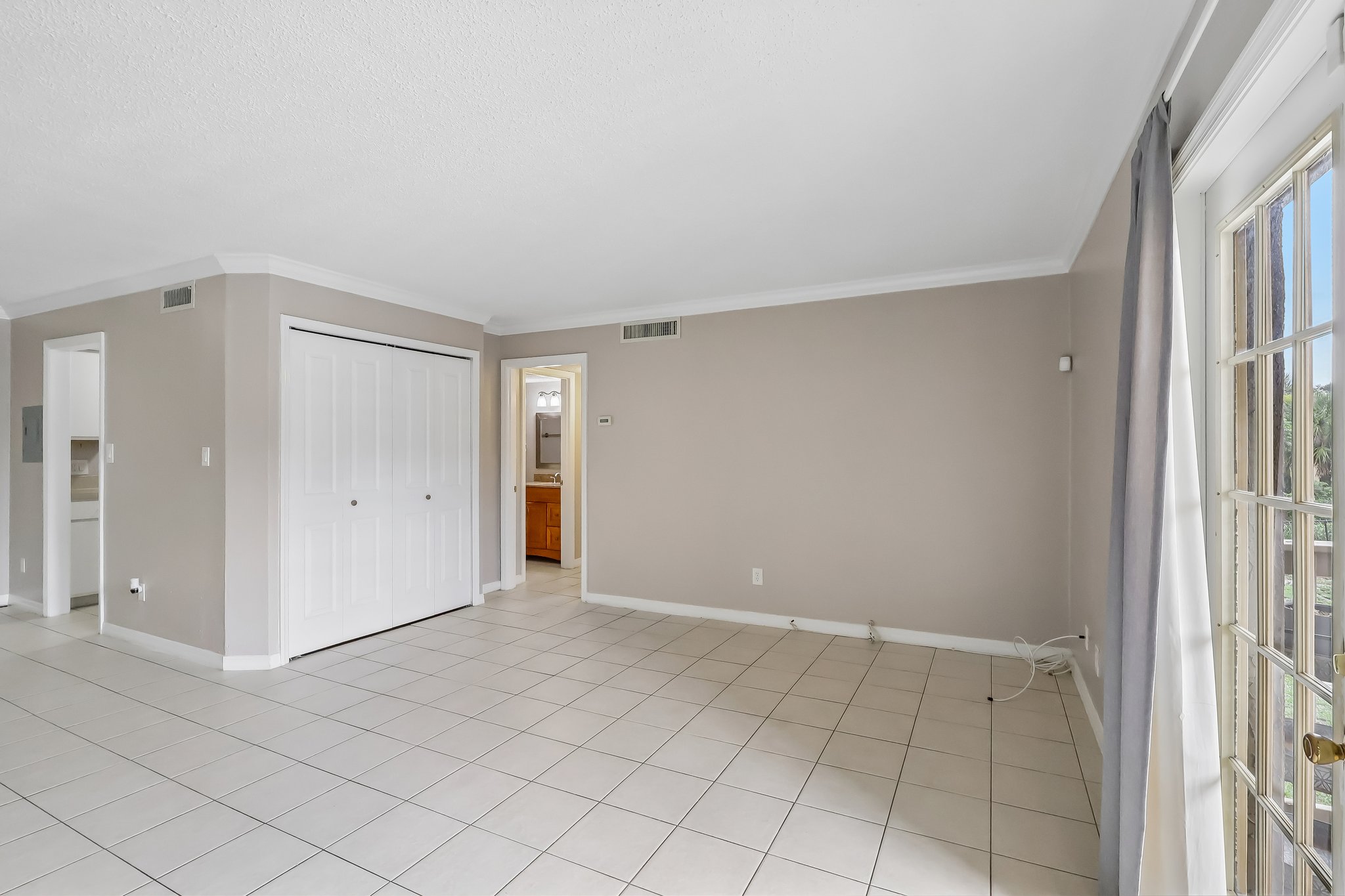 Wymore Rd 208-S1407-009.jpg