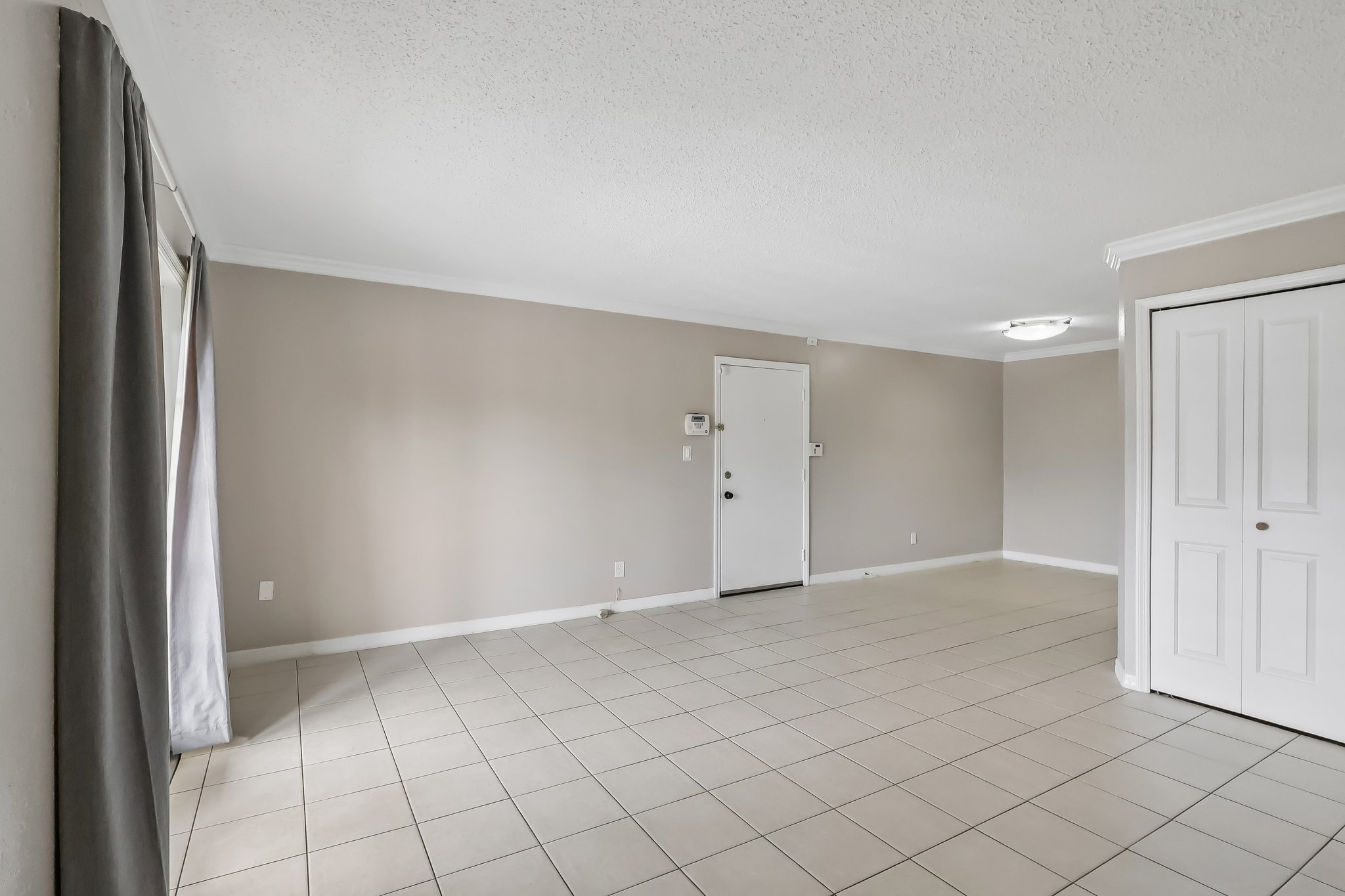 Wymore Rd 208-S1407-010.jpg