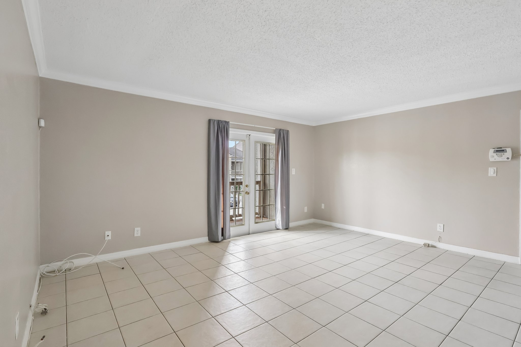 Wymore Rd 208-S1407-011.jpg