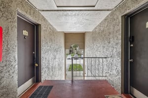 Wymore Rd 208-S1407-007.jpg