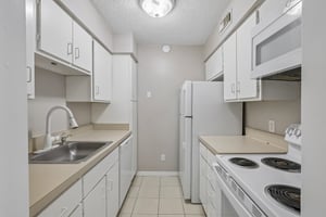 Wymore Rd 208-S1407-014.jpg