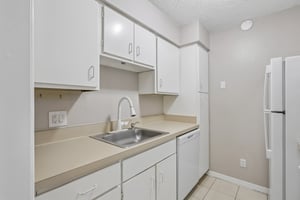 Wymore Rd 208-S1407-015.jpg